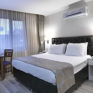 Hotel Monarch, Istanbul